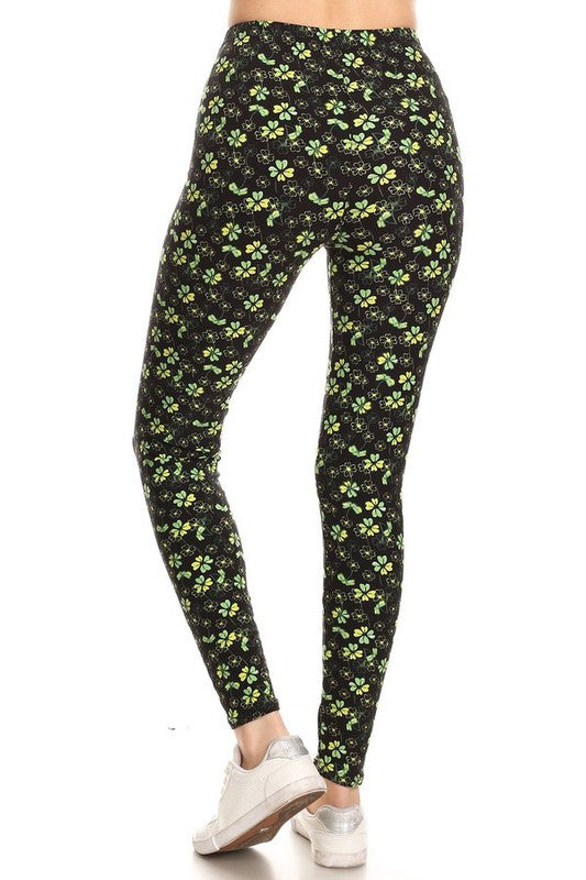 Field of Clovers - Women's Plus Size Leggings with Yoga Band