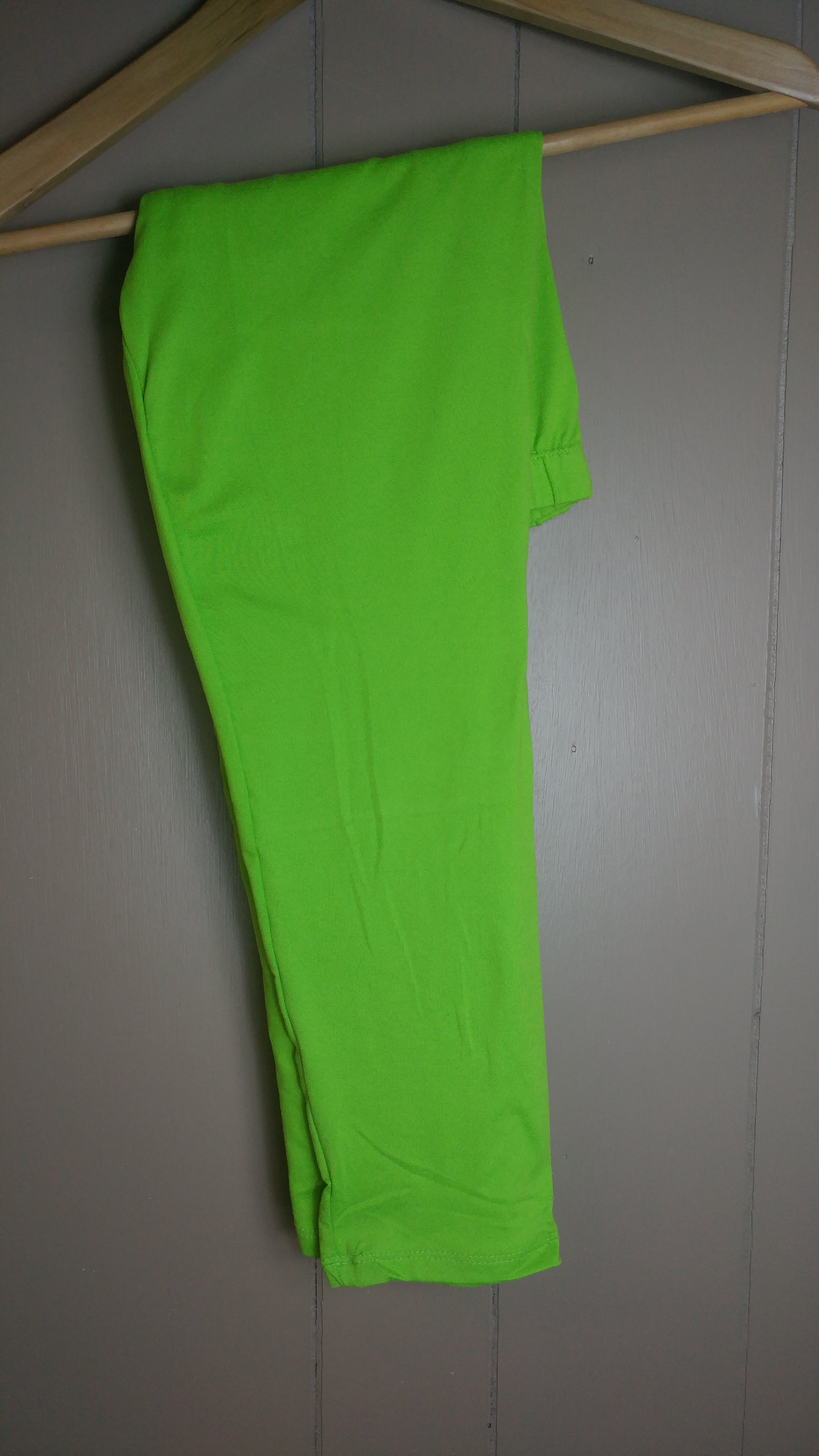 Women's Lime Capri Leggings - Apple Girl Boutique