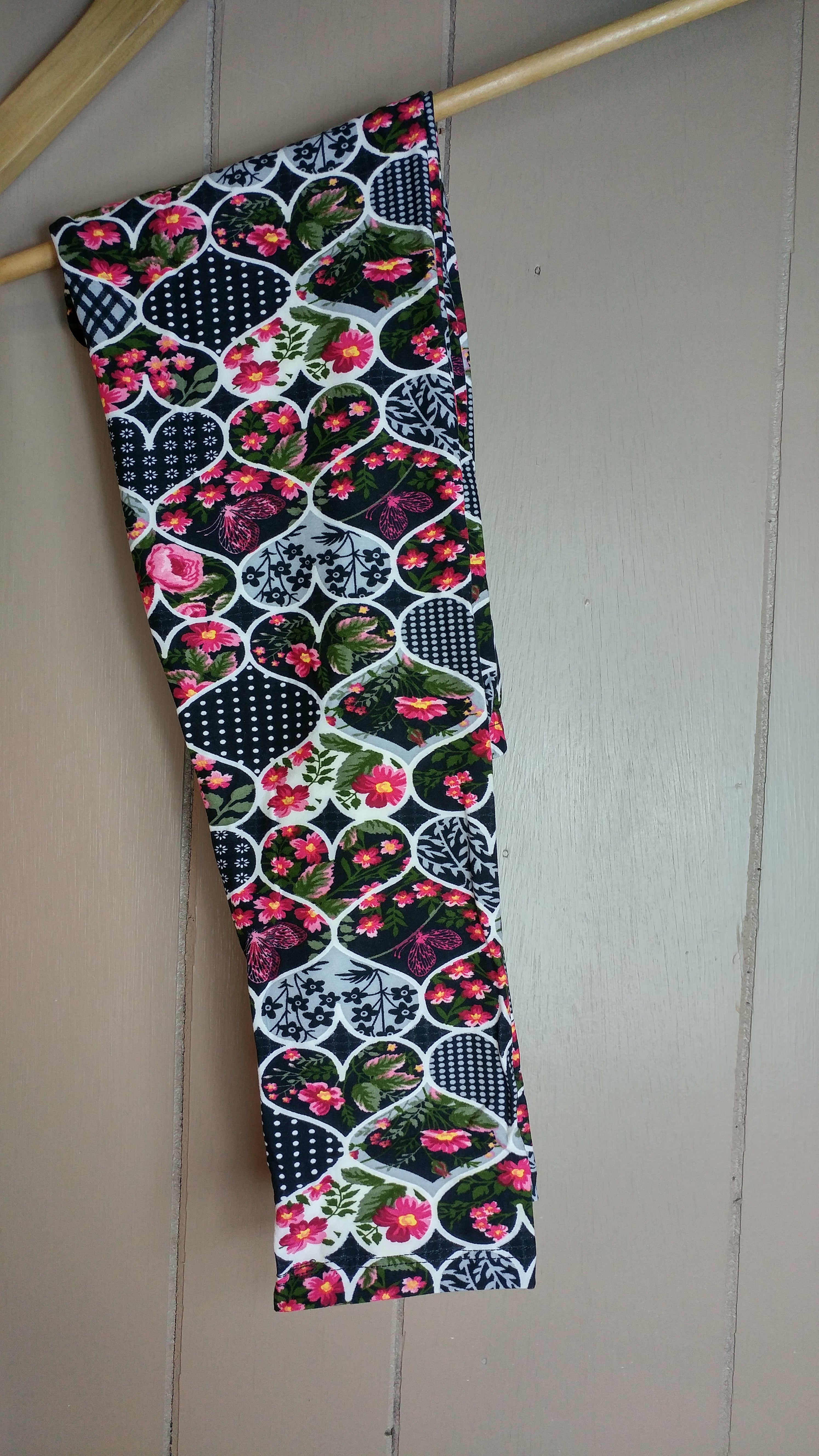 Girl's heart leggings - Apple Girl Boutique