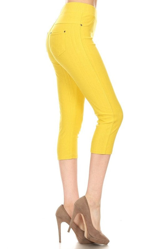 Fashionista Capri Jeggings - Women's Plus Size in Mustard