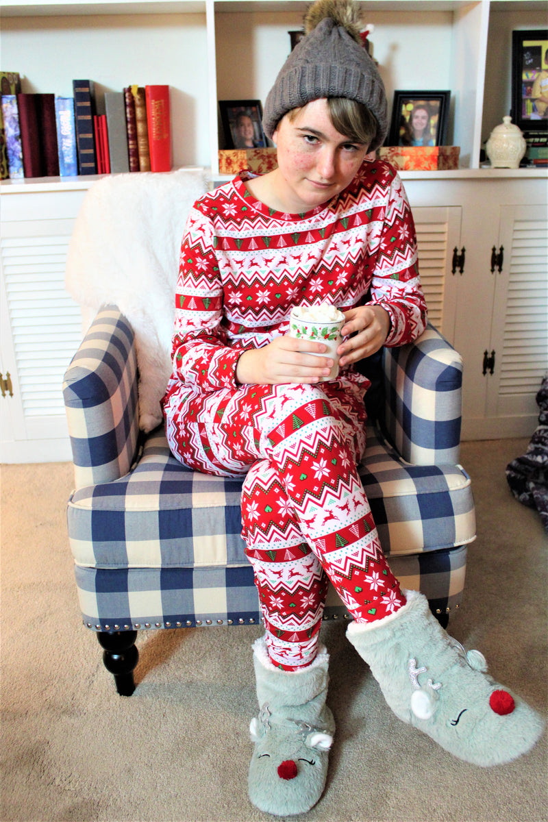 Holly Jolly Winter - Women's Pajama Set